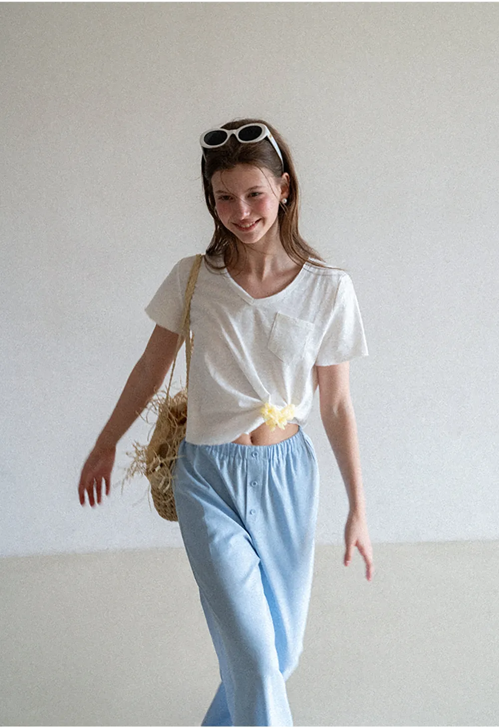 Twisted Knot Front Cropped V Neck T Shirt