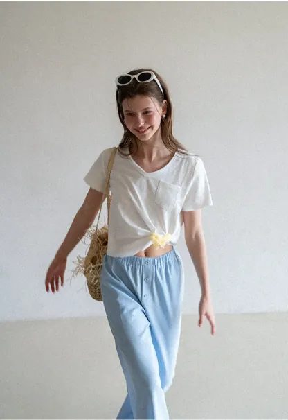 Twisted Knot Front Cropped V Neck T Shirt