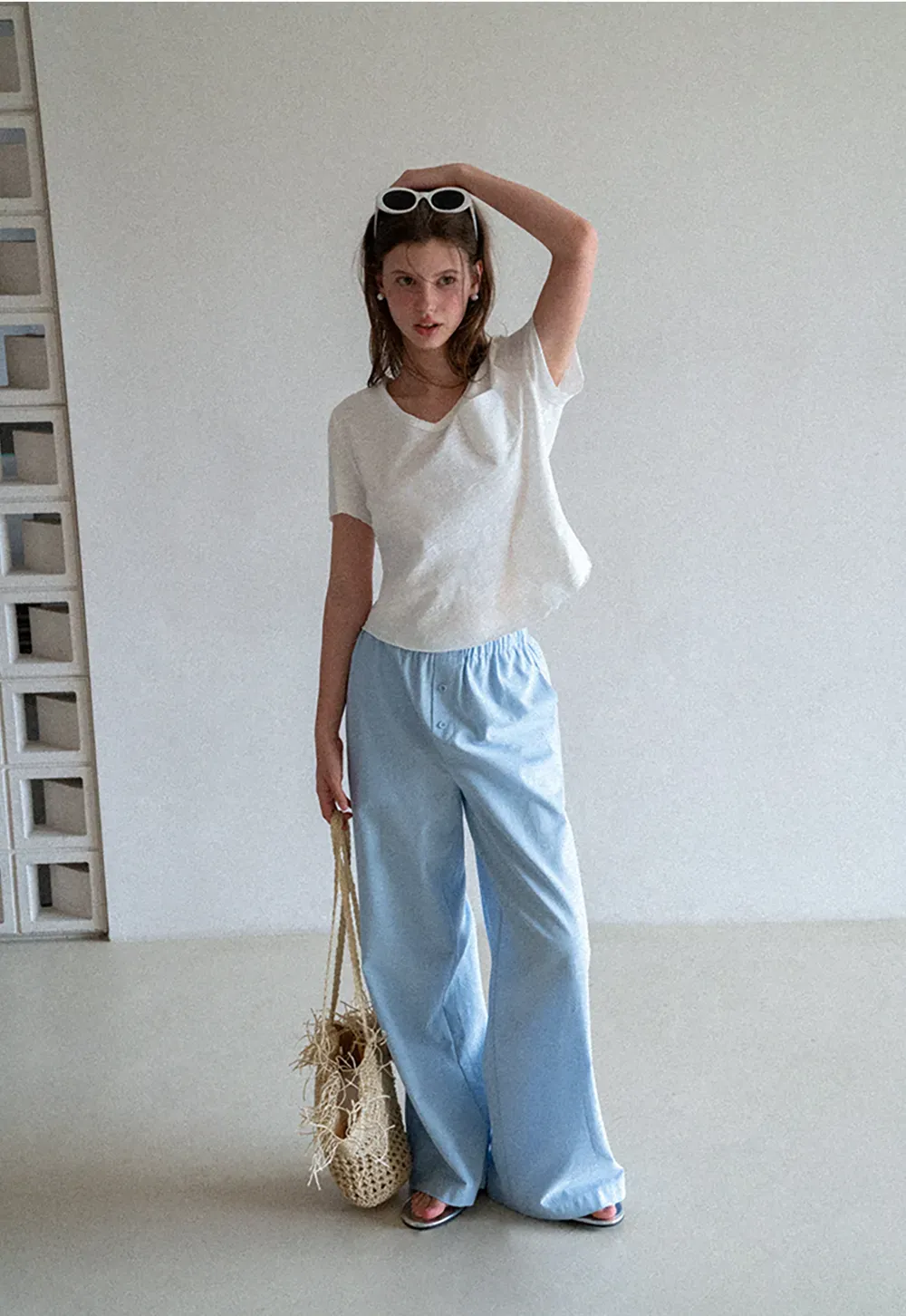 Twisted Knot Front Cropped V Neck T Shirt
