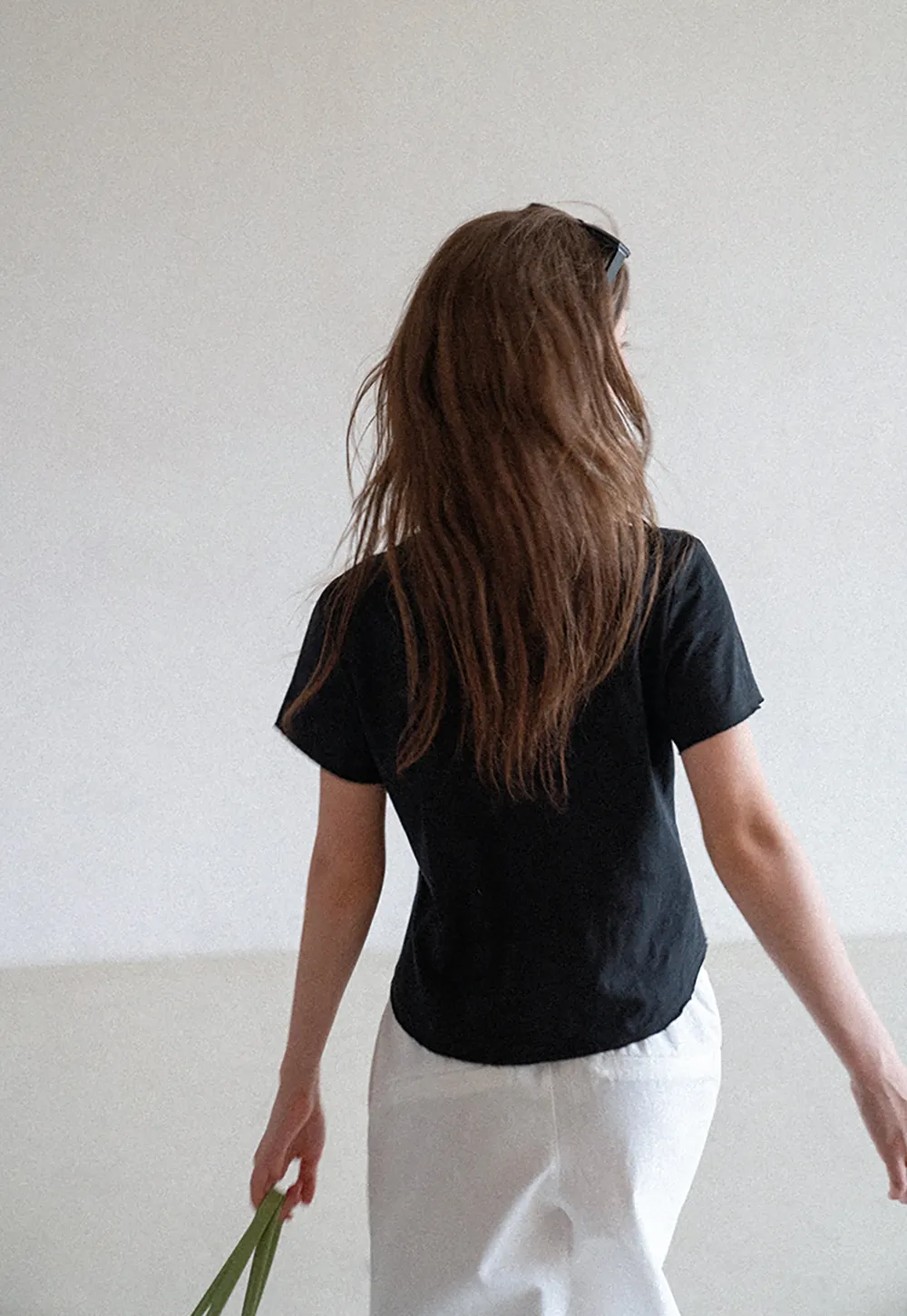 Twisted Knot Front Cropped V Neck T Shirt