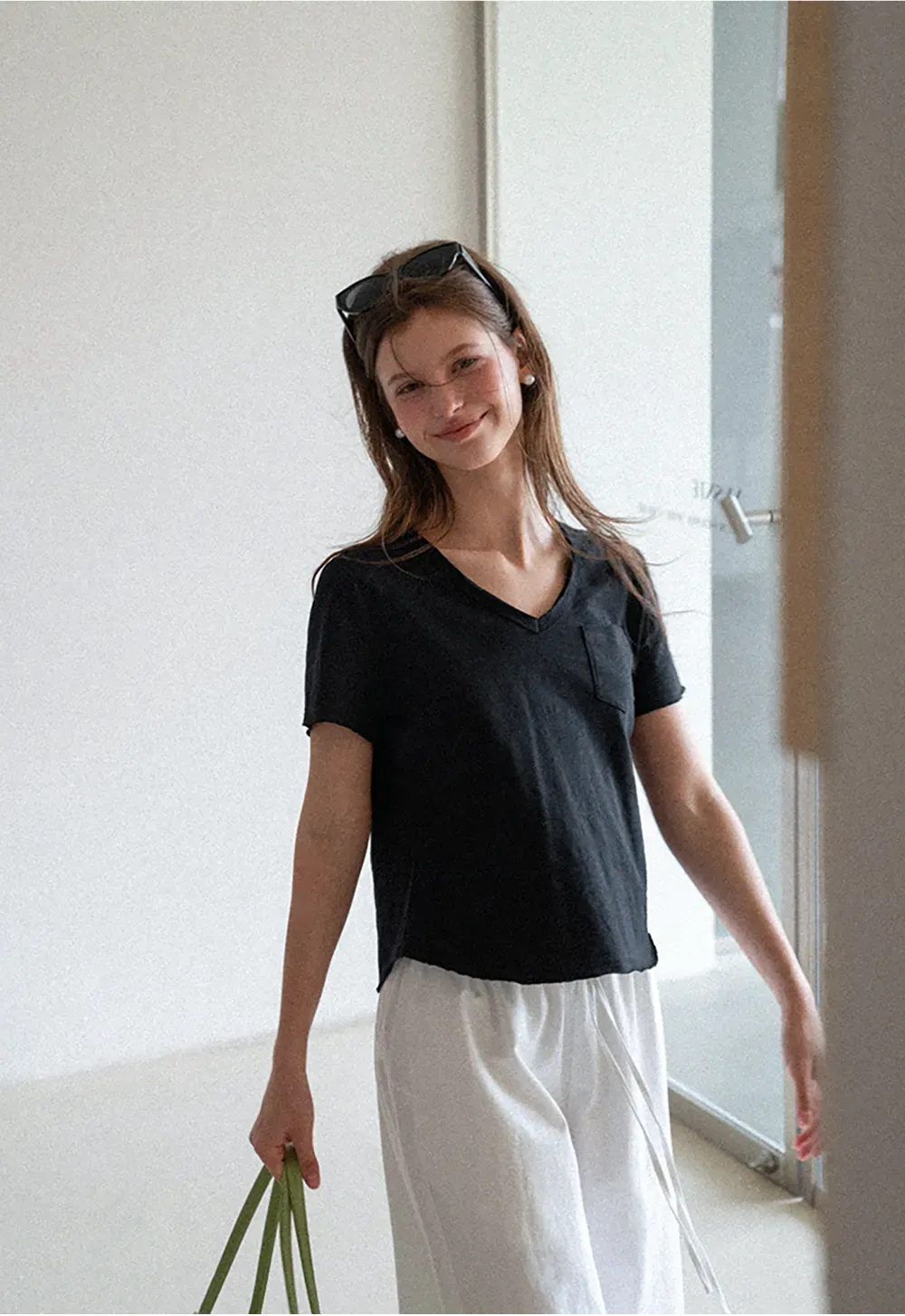 Twisted Knot Front Cropped V Neck T Shirt