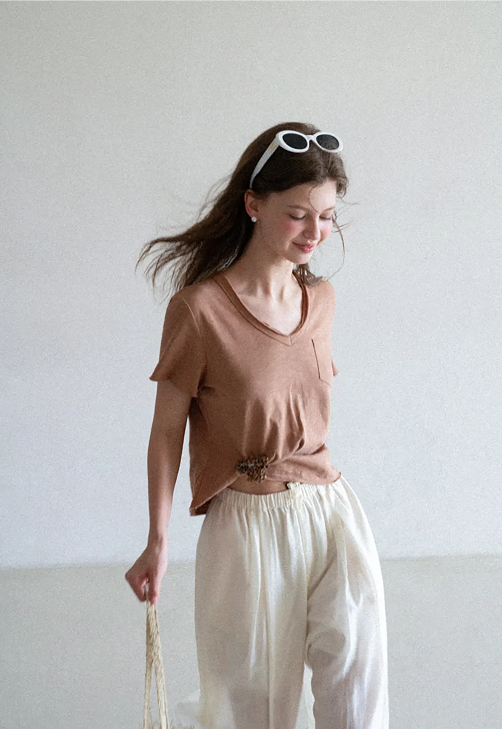 Twisted Knot Front Cropped V Neck T Shirt
