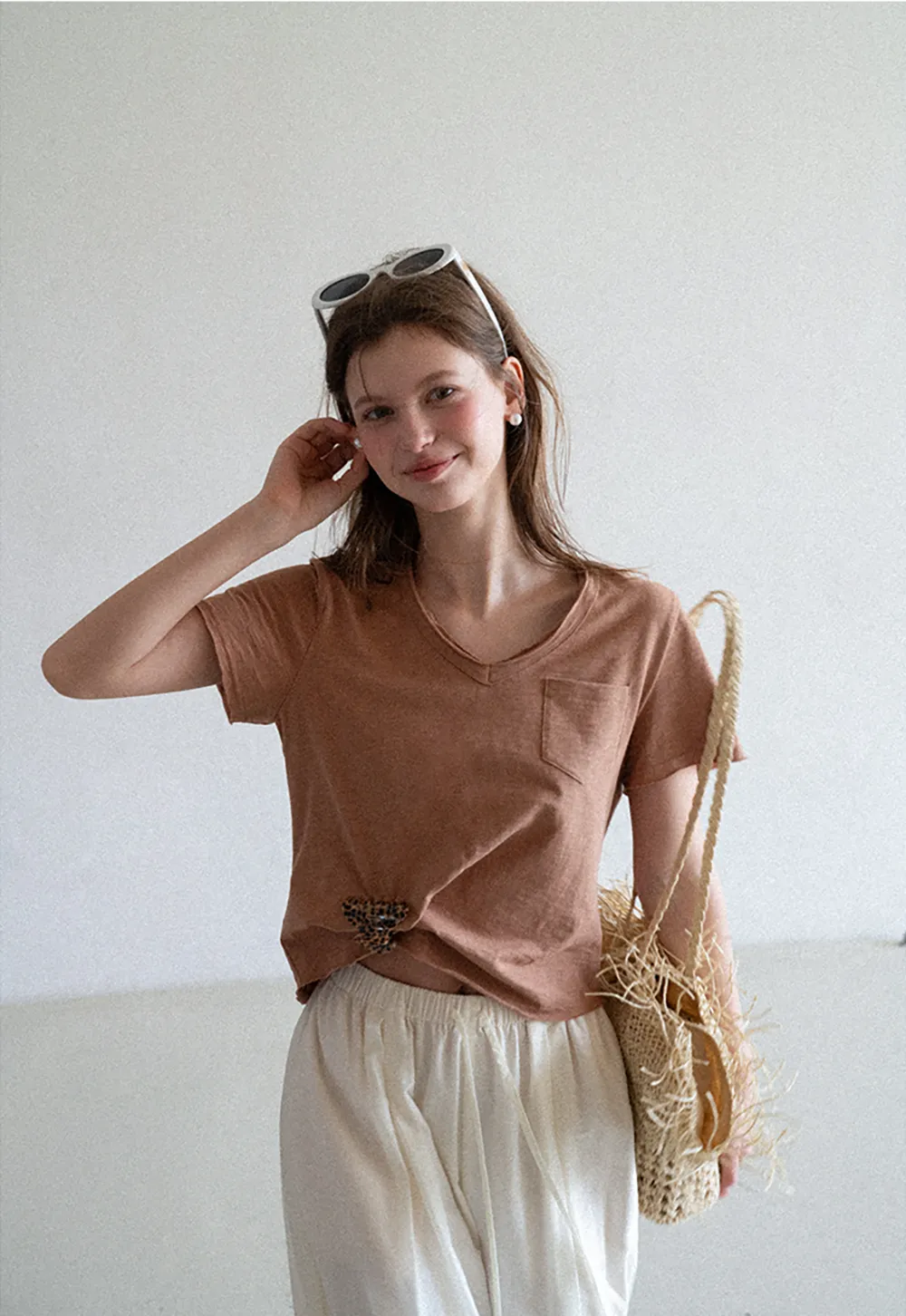 Twisted Knot Front Cropped V Neck T Shirt