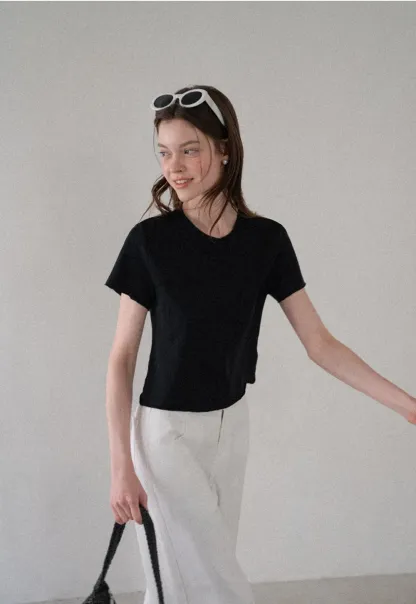 T-shirt court avec détail de nœud sur le côté