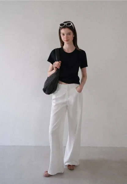 T-shirt court avec détail de nœud sur le côté