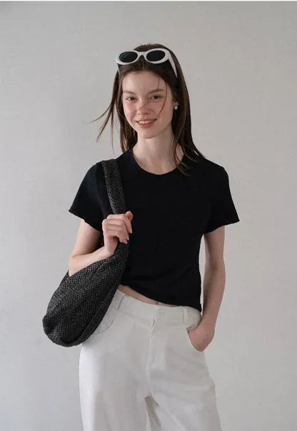 T-shirt court avec détail de nœud sur le côté