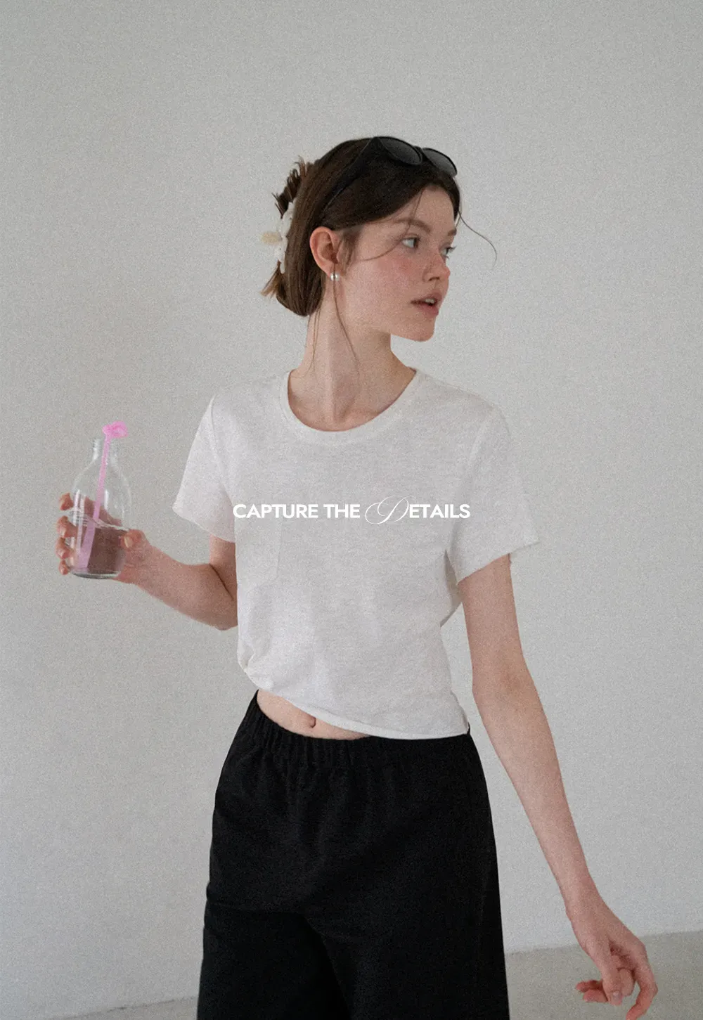 T-shirt court avec détail de nœud sur le côté