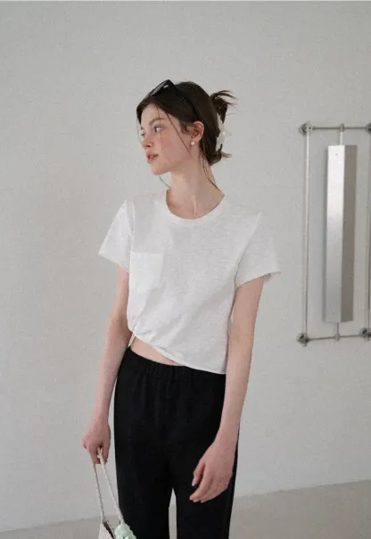 T-shirt court avec détail de nœud sur le côté