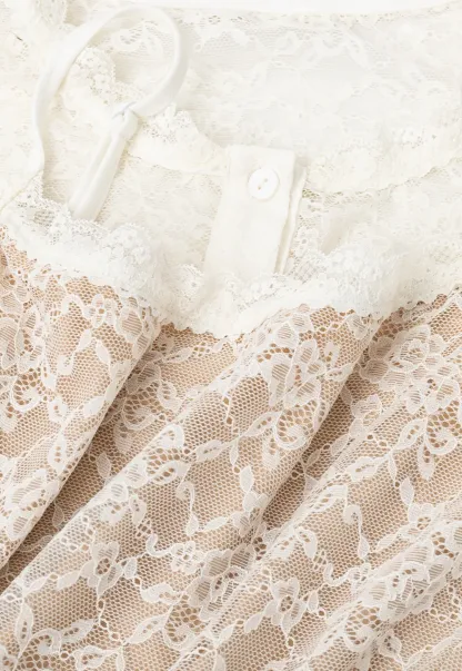Lace Trim Cropped Long Sleeve Knit Top