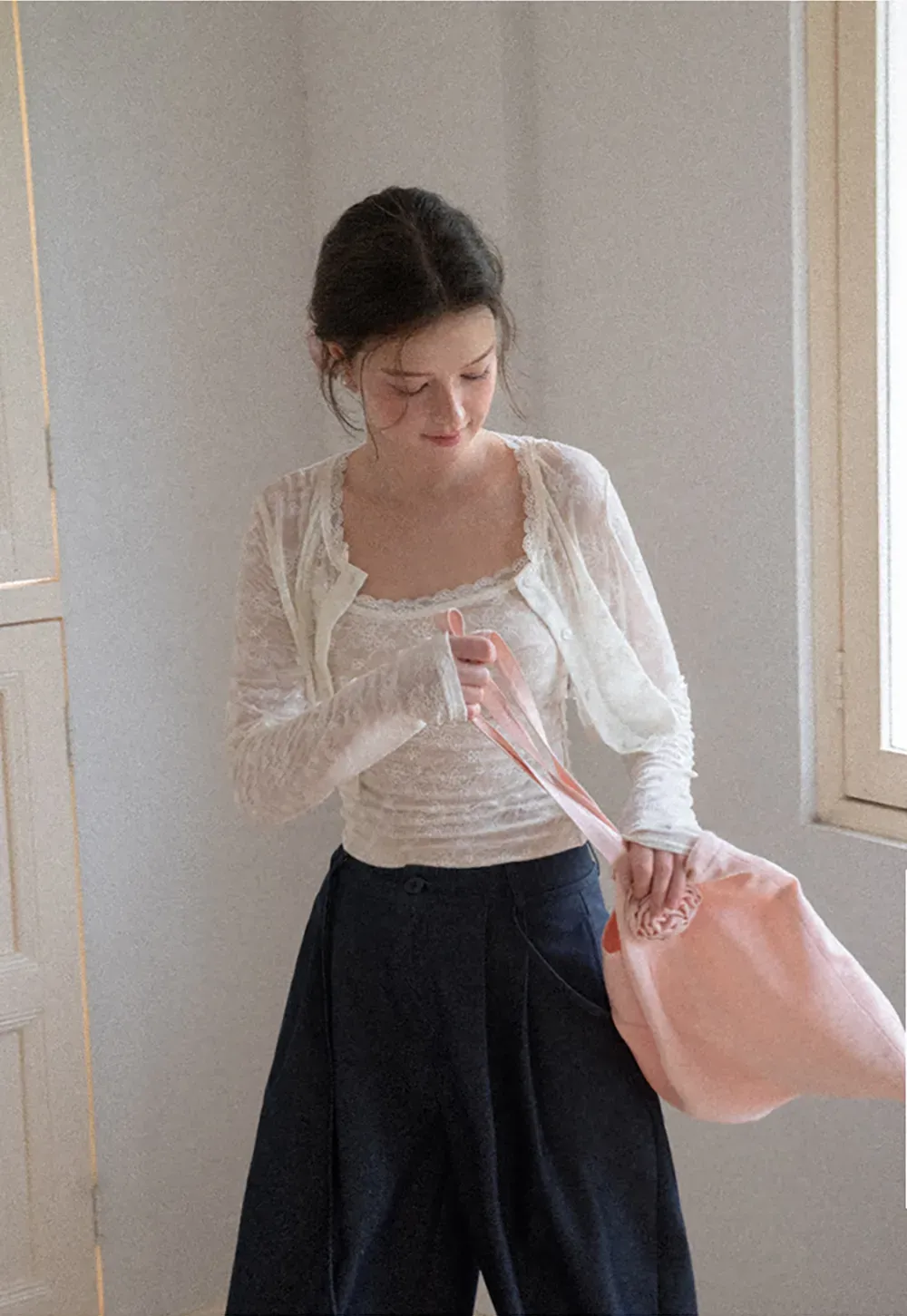 Lace Trim Cropped Long Sleeve Knit Top