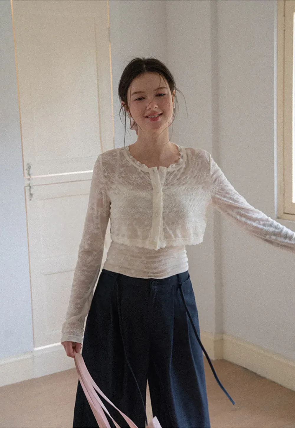 Lace Trim Cropped Long Sleeve Knit Top