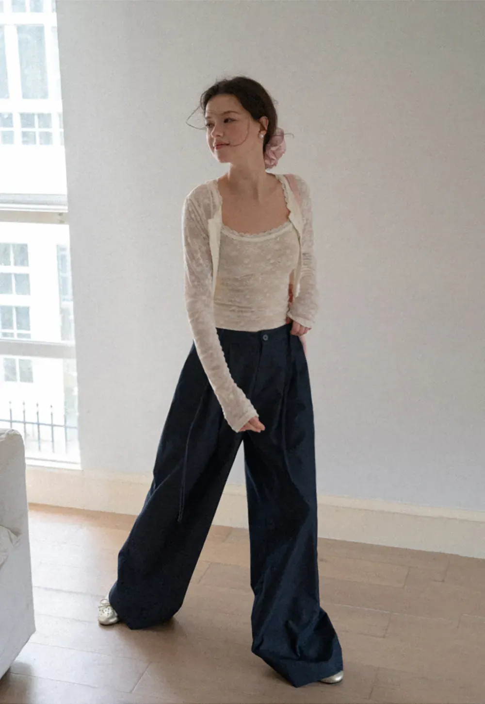 Lace Trim Cropped Long Sleeve Knit Top