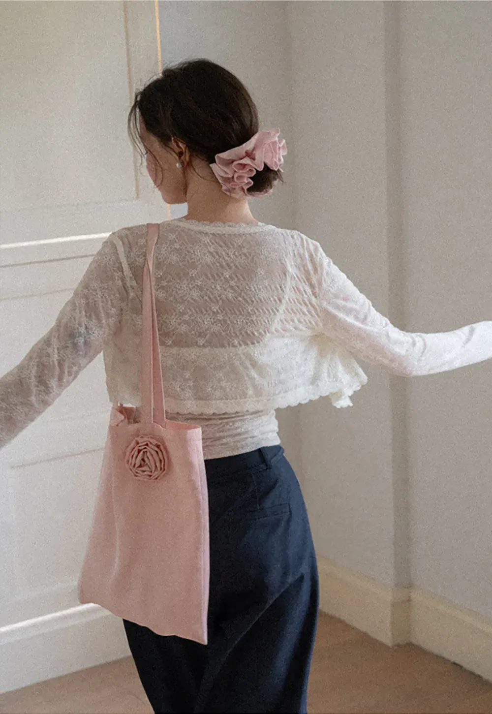 Lace Trim Cropped Long Sleeve Knit Top