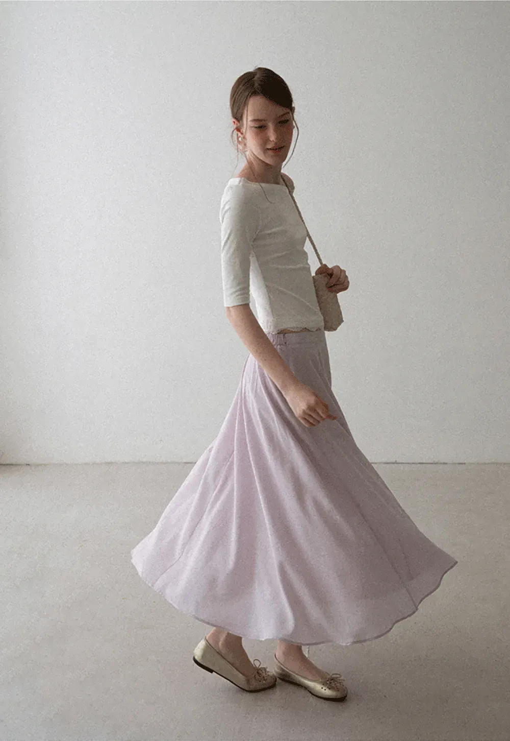Asymmetrical Neckline Lace Trim Cropped T Shirt
