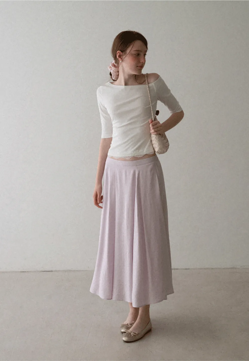 Asymmetrical Neckline Lace Trim Cropped T Shirt