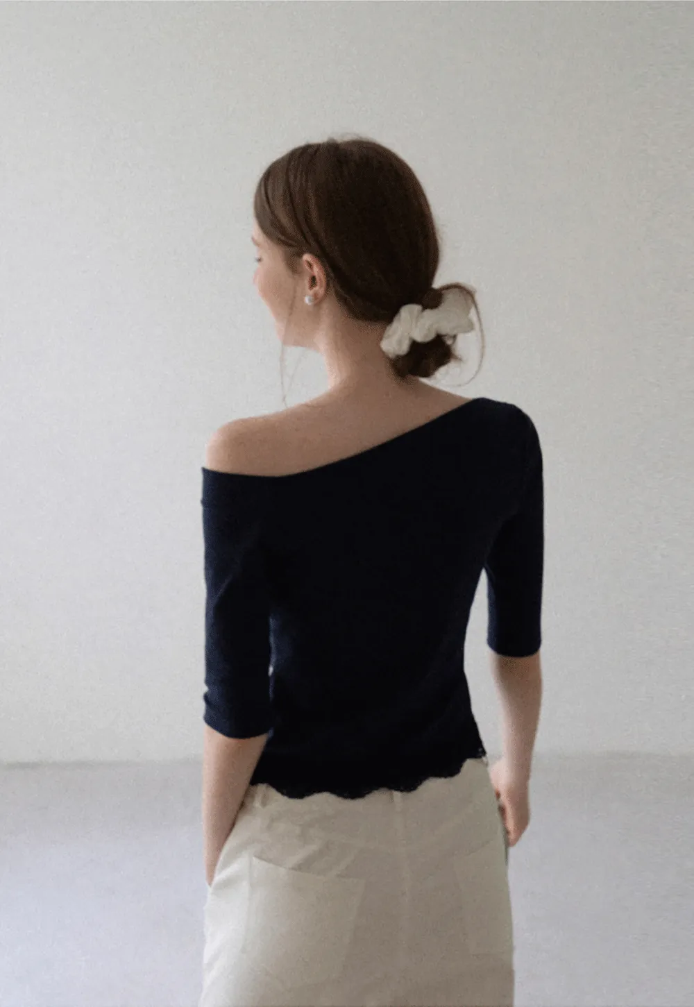 Asymmetrical Neckline Lace Trim Cropped T Shirt