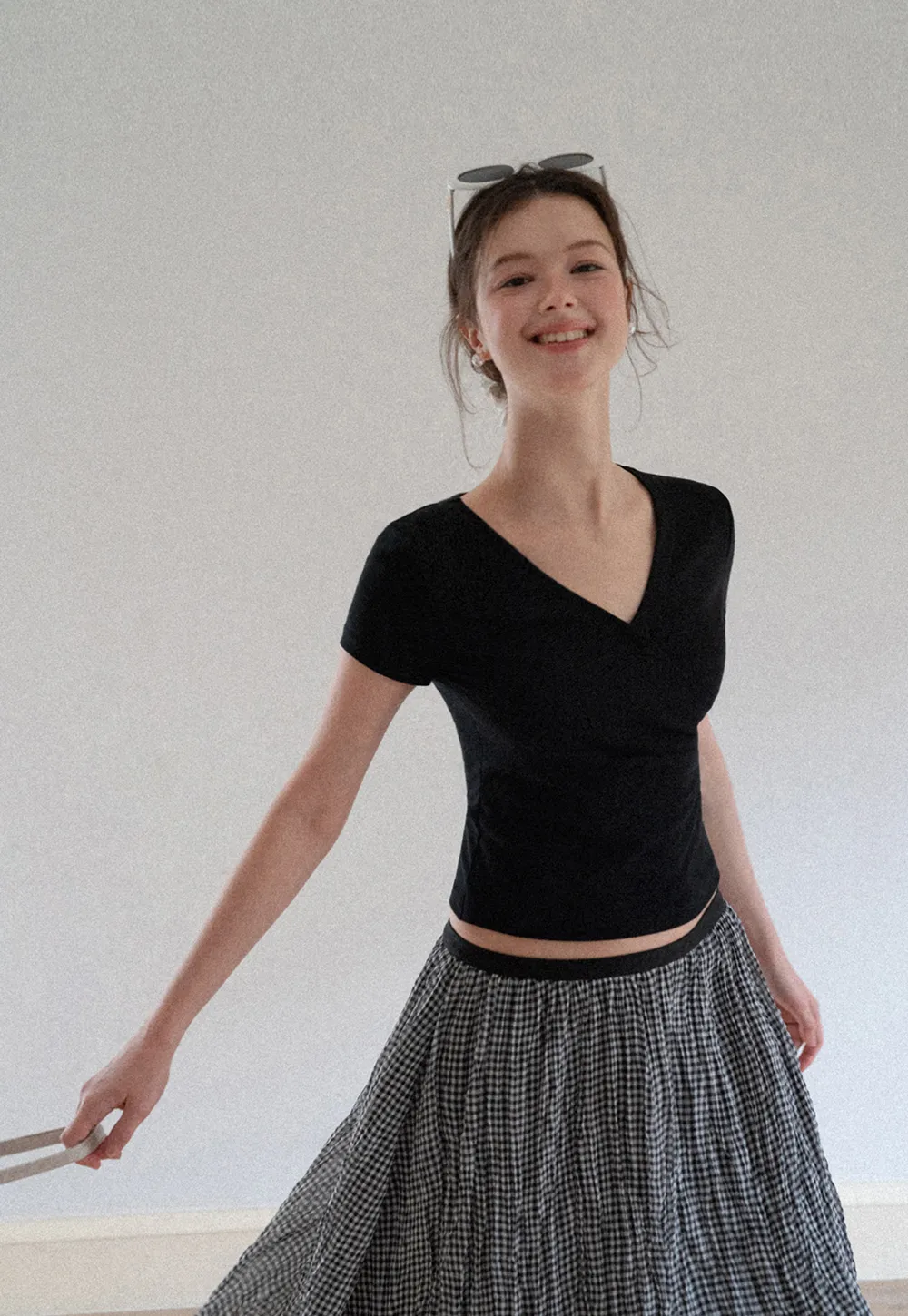 V Neck Cropped Short Sleeve Tshirt