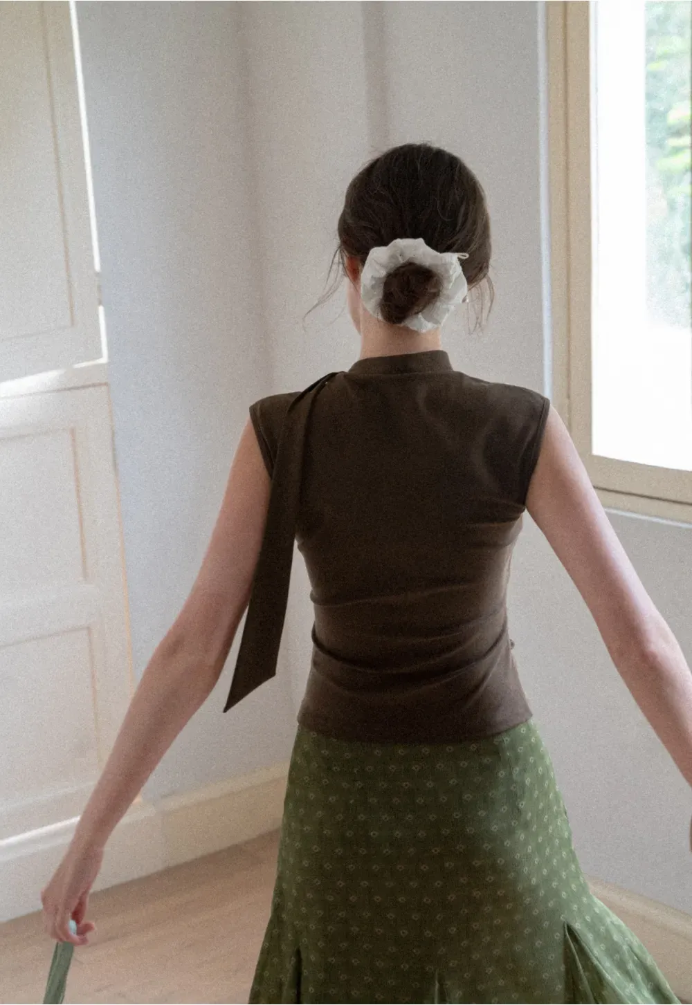 Asymmetrical Tie Neck Sleeveless Top