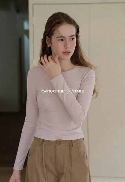Long Sleeve Round Neck Fitted Knit Top