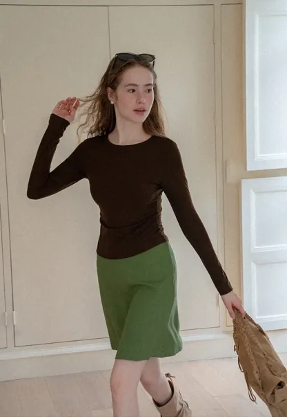 Long Sleeve Round Neck Fitted Knit Top