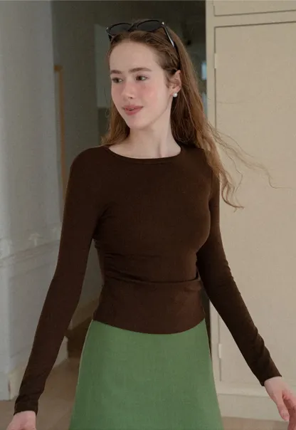 Long Sleeve Round Neck Fitted Knit Top