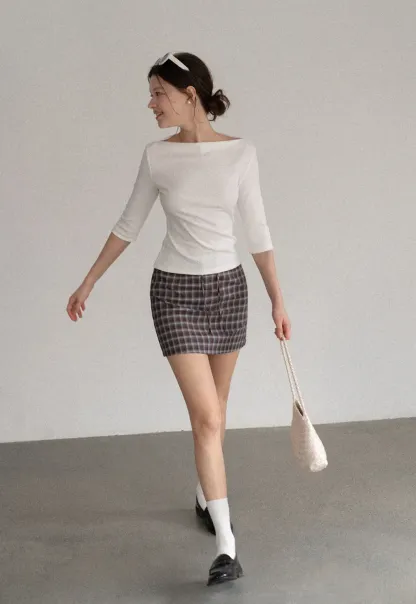 Boat Neck Three Quarter Sleeve Ribbed Knit Tshirt