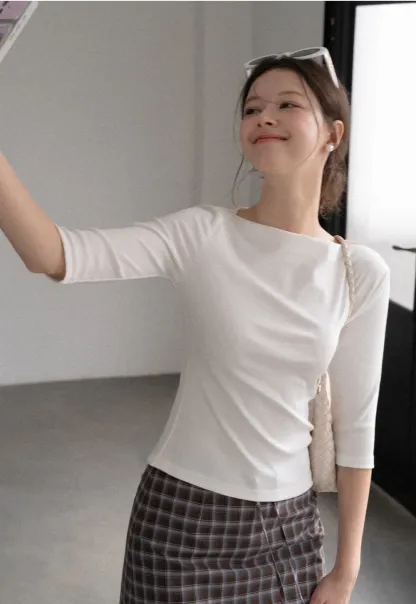 Boat Neck Three Quarter Sleeve Ribbed Knit Tshirt