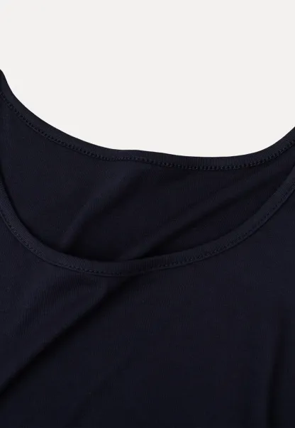 Scoop Neck Short Sleeve Fitted Tshirt