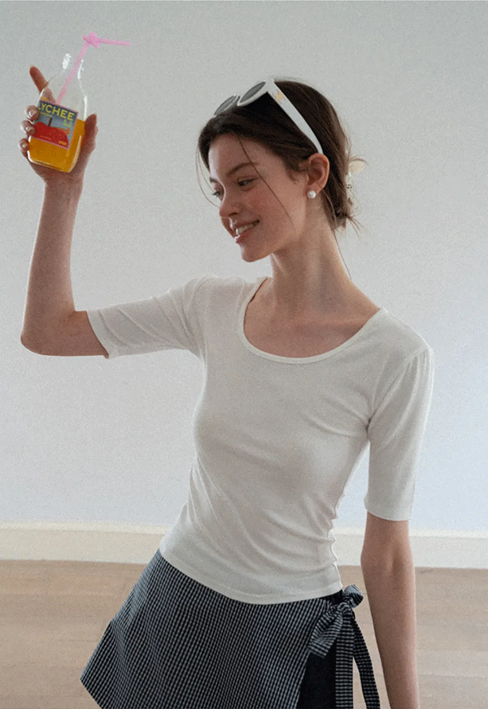 Scoop Neck Short Sleeve Fitted Tshirt