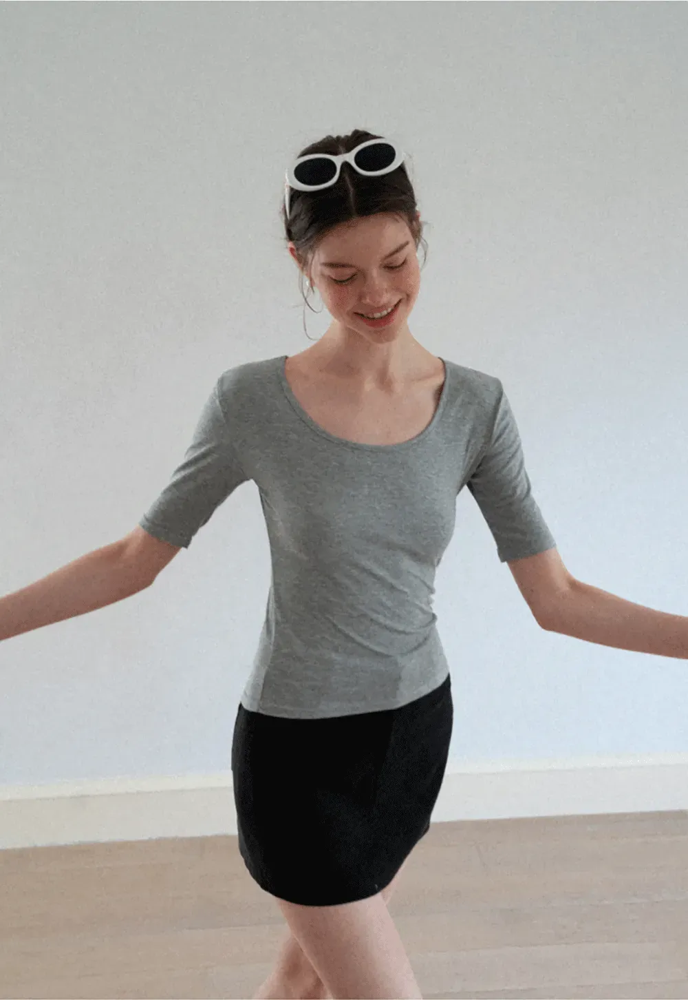 Scoop Neck Short Sleeve Fitted Tshirt