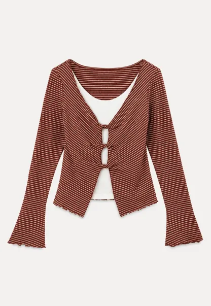 Scalloped Hem Layered Knit Top with Cutout Detail