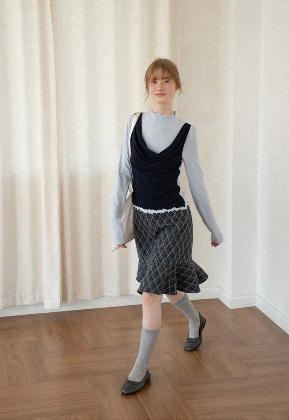 Cowl Neck Layered Top with Lace Hem Tshirt