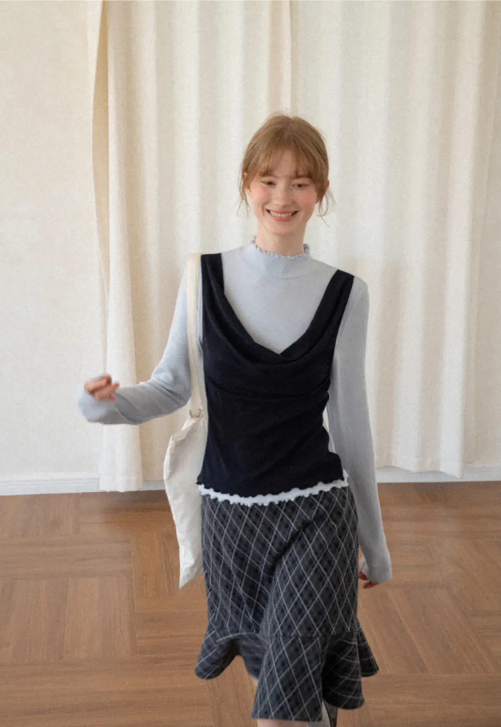 Cowl Neck Layered Top with Lace Hem Tshirt