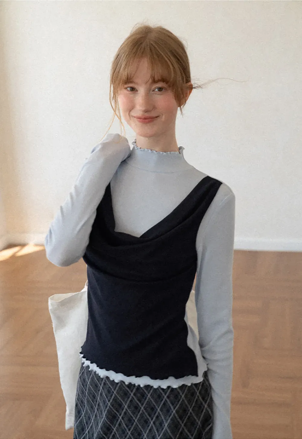 Cowl Neck Layered Top with Lace Hem Tshirt