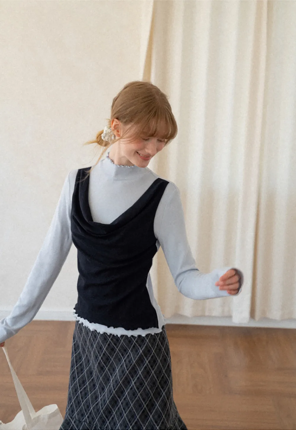Cowl Neck Layered Top with Lace Hem Tshirt