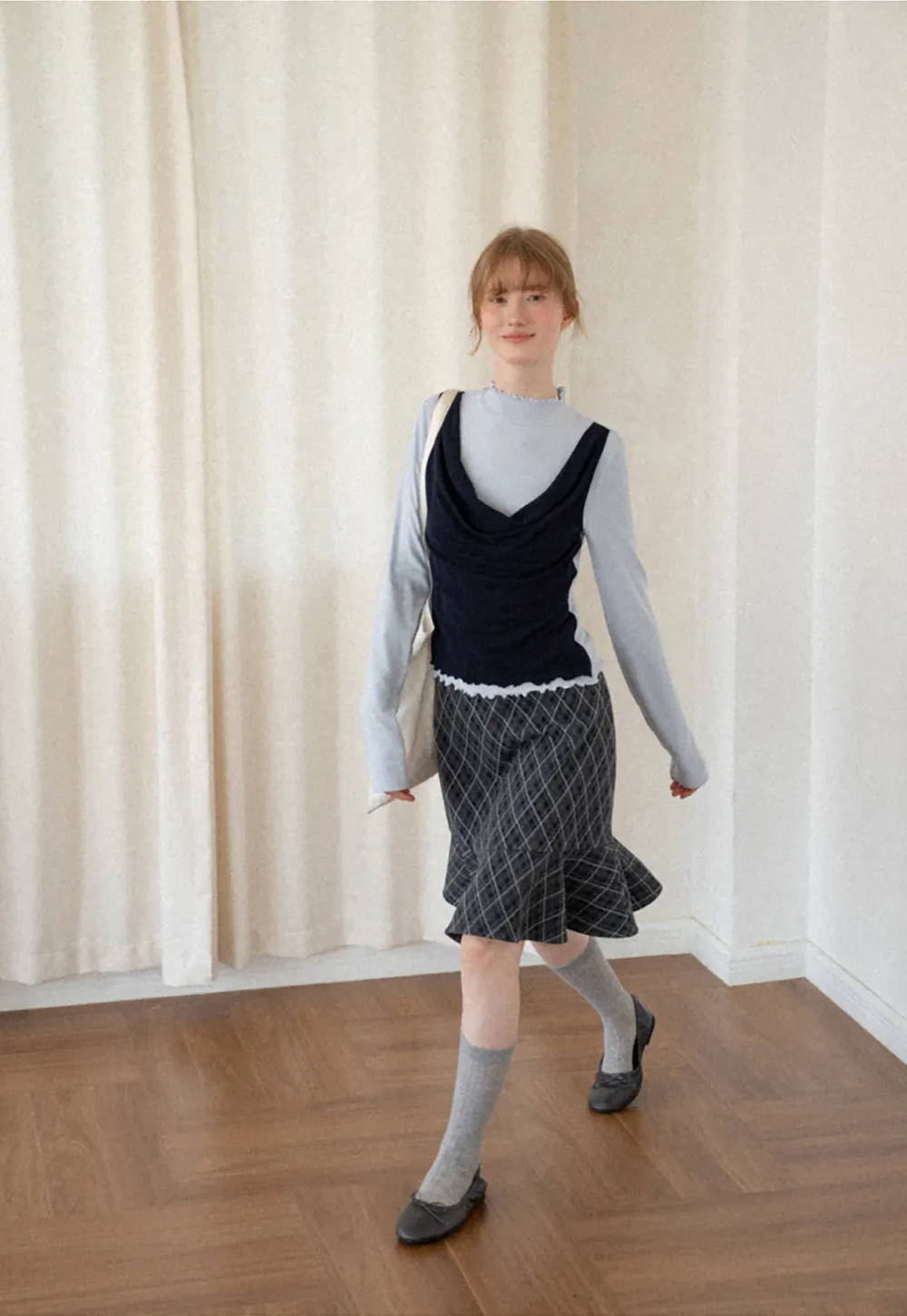 Cowl Neck Layered Top with Lace Hem Tshirt