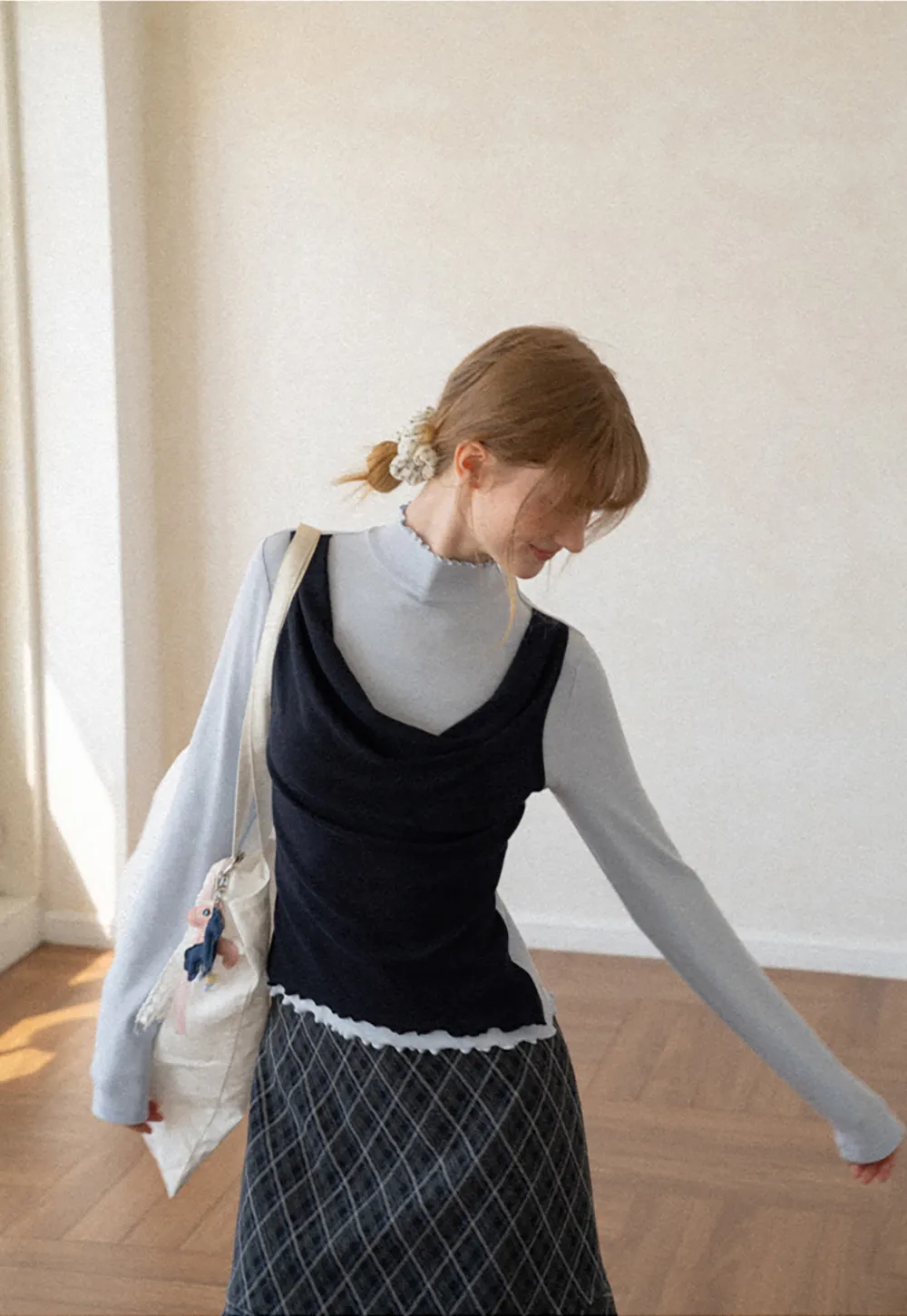 Cowl Neck Layered Top with Lace Hem Tshirt