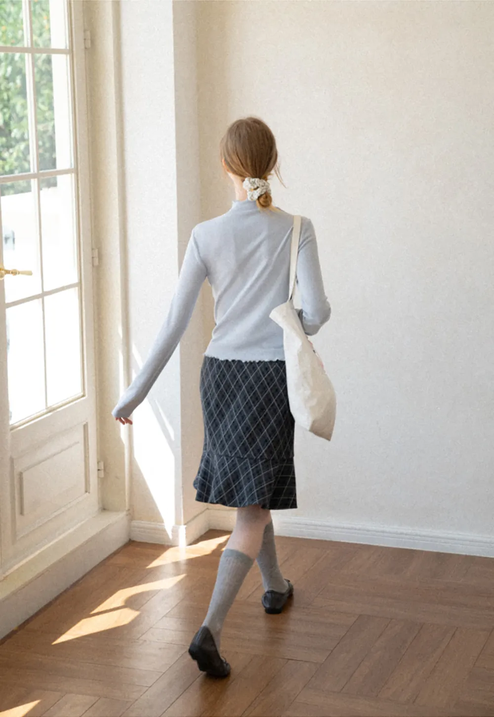 Cowl Neck Layered Top with Lace Hem Tshirt