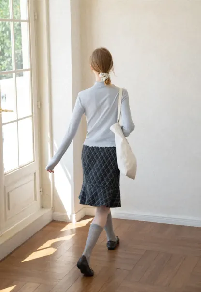 Cowl Neck Layered Top with Lace Hem Tshirt