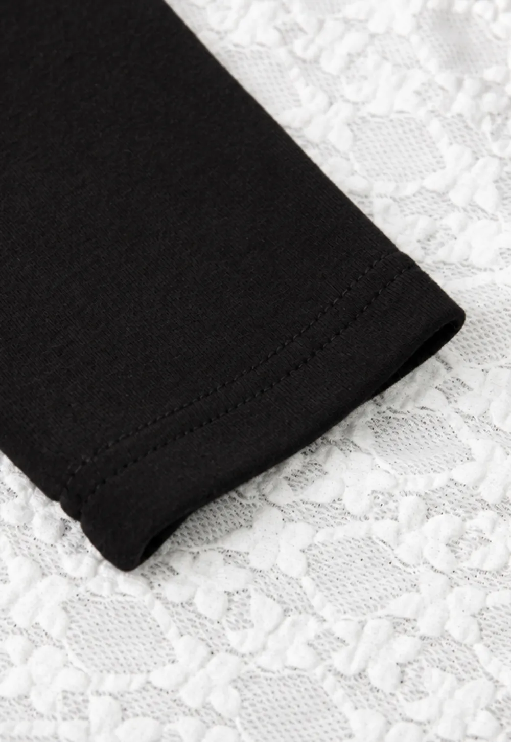 Lace Trim V Neck Cropped Knit Top
