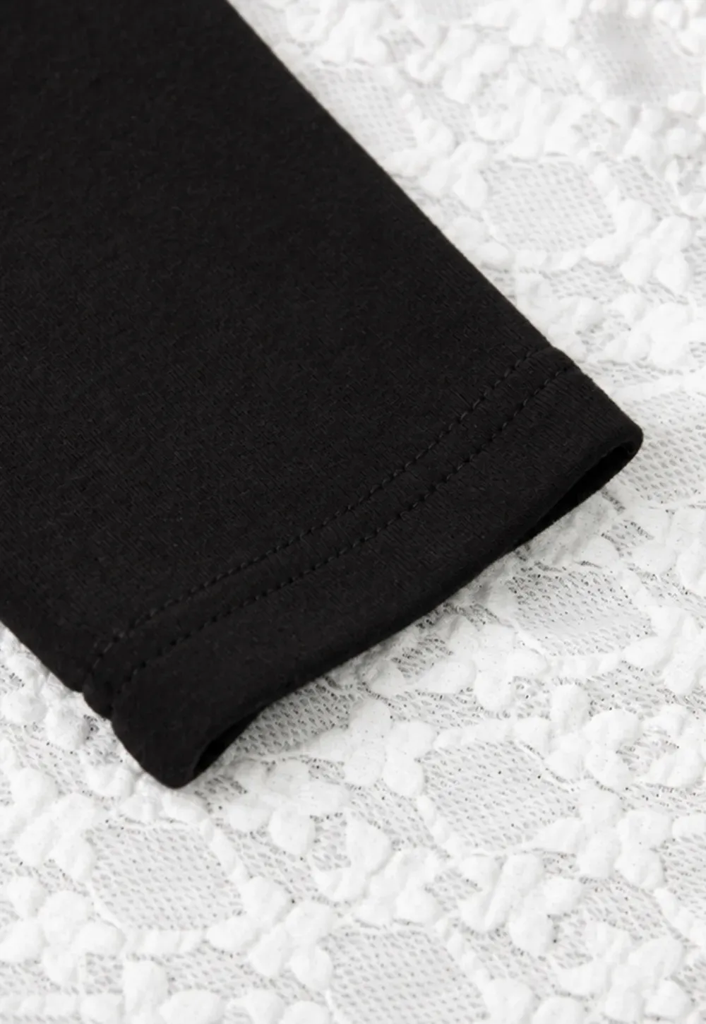 Lace Trim V Neck Cropped Knit Top