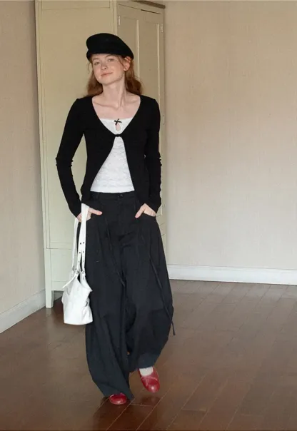 Lace Trim V Neck Cropped Knit Top