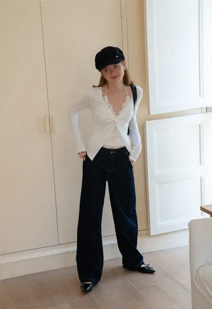 Lace Trim V Neck Cropped Knit Top