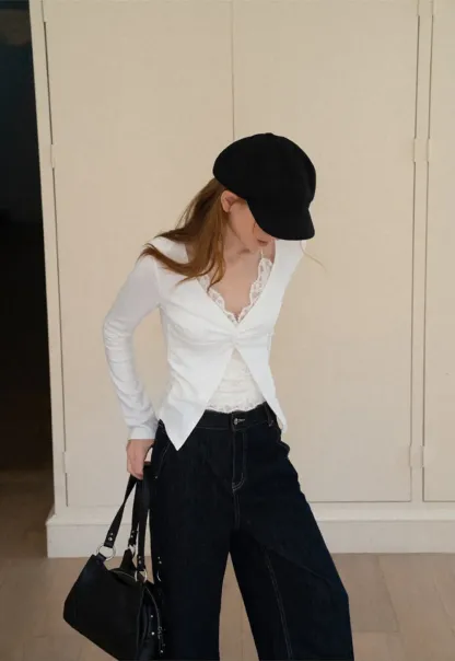 Lace Trim V Neck Cropped Knit Top