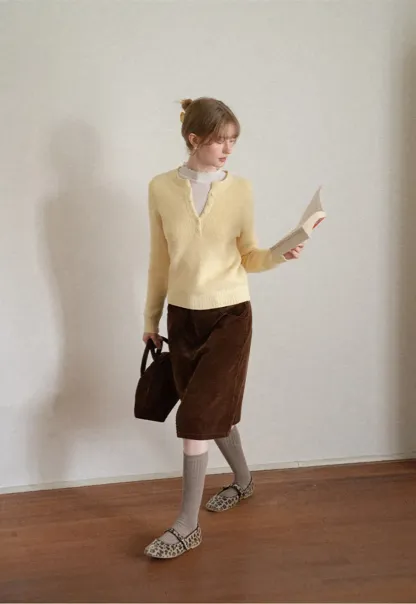 Ribbed Knit Henley Neck Sweater