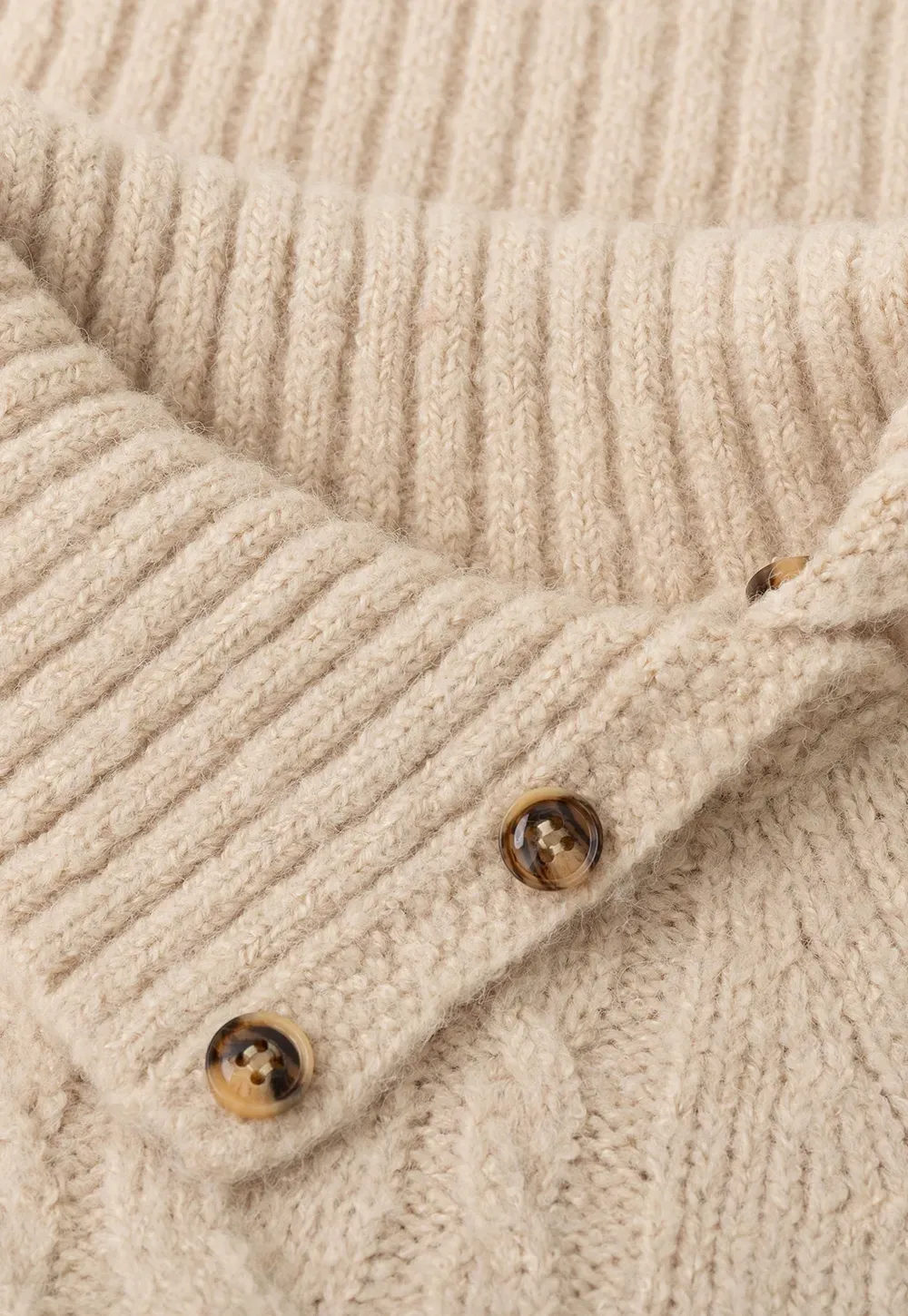 Cropped Cable Knit Sweater with Buttoned Collar