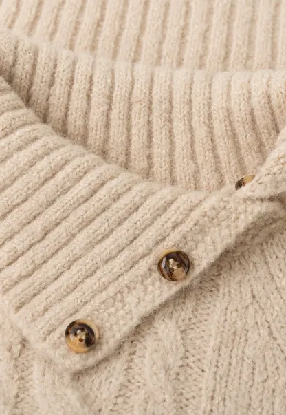 Cropped Cable Knit Sweater with Buttoned Collar