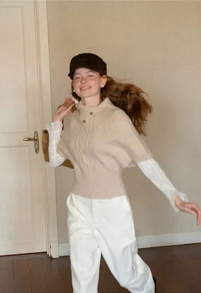 Cropped Cable Knit Sweater with Buttoned Collar