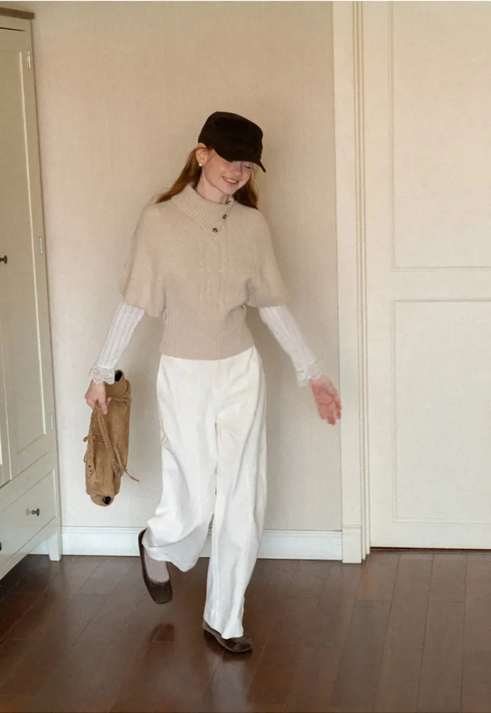 Cropped Cable Knit Sweater with Buttoned Collar