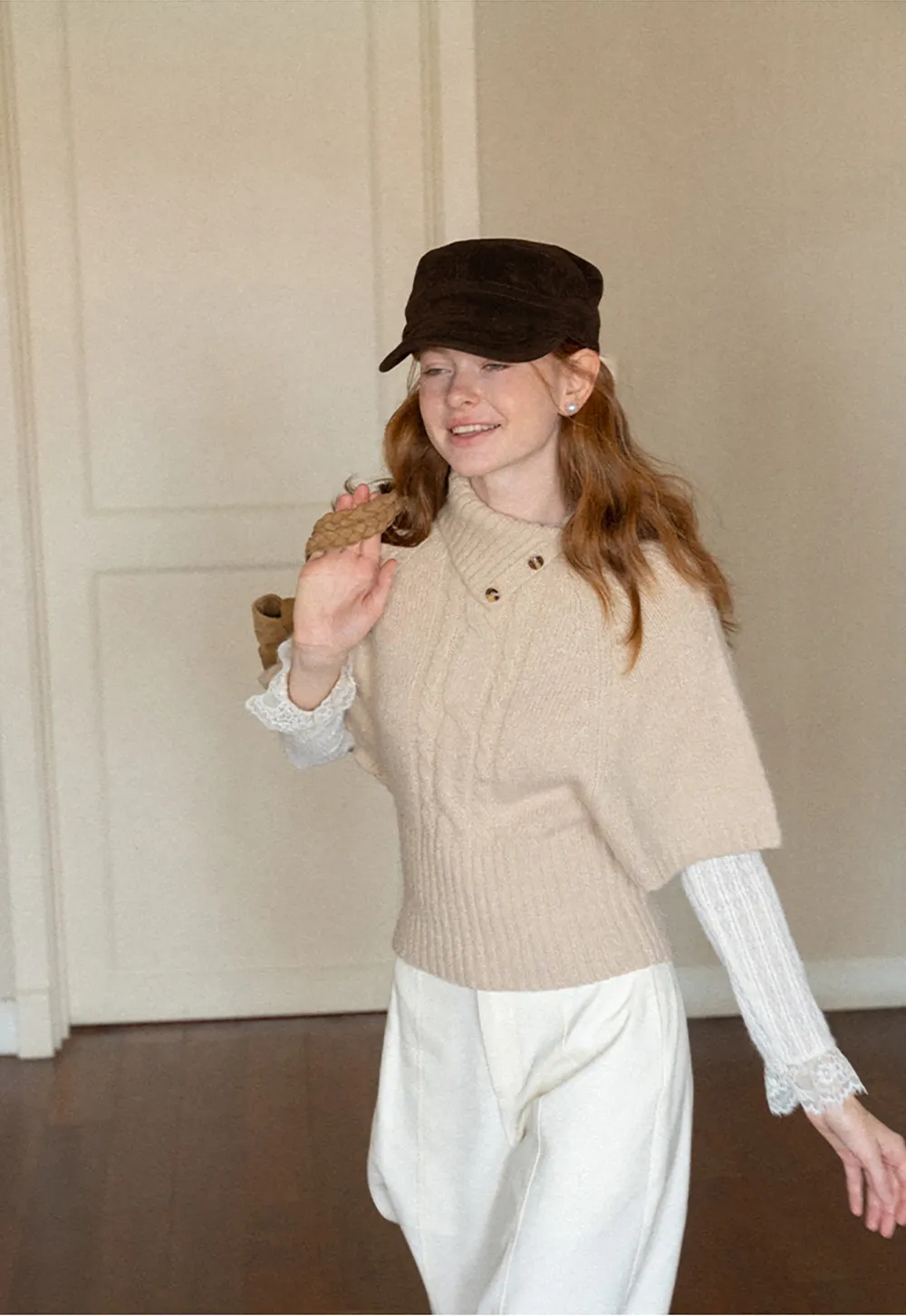 Cropped Cable Knit Sweater with Buttoned Collar